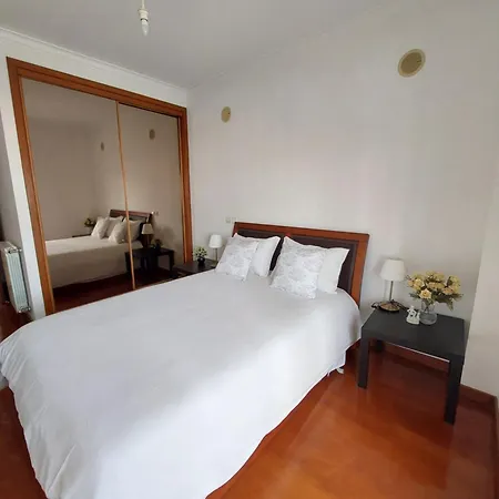 Apartment T3 500m From *